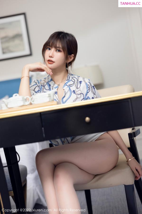 綺裡嘉 绮里嘉 [XiuRen]高清写真图 2022.10.28 No.5775 绮里嘉ula 短裙美腿第35张图片